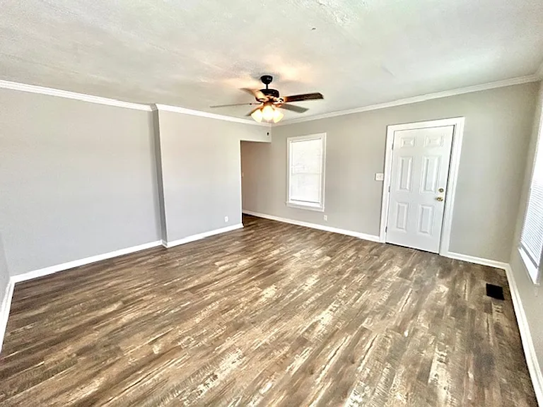 3512 Triana Blvd SW — Photo 11