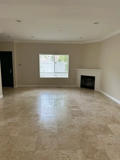 3 bed, 2.5 bath, 1800 sqft, $4,400 — Photo 4