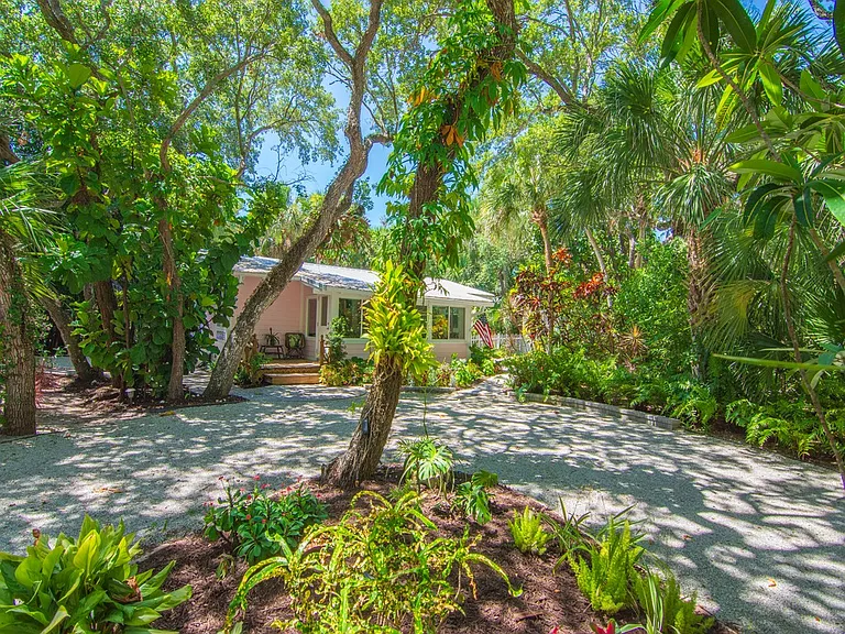 1930 W Shell Ln — Photo 43