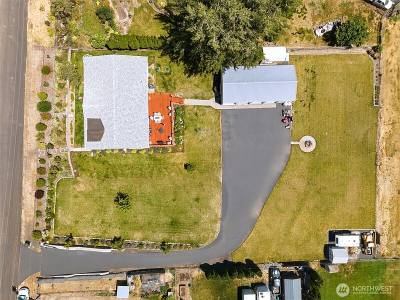 4th image of 238 Cemetery Road