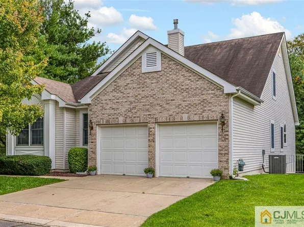 4 Whitehall Rd, Monroe Township, NJ 08831