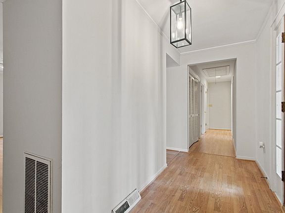 3rd image of 13 Forest Oaks Way