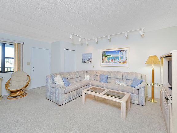 4th image of 13 131st St Unit 206