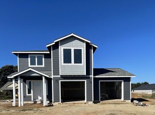 807 Spyglass Dr, Bandon, OR 97411