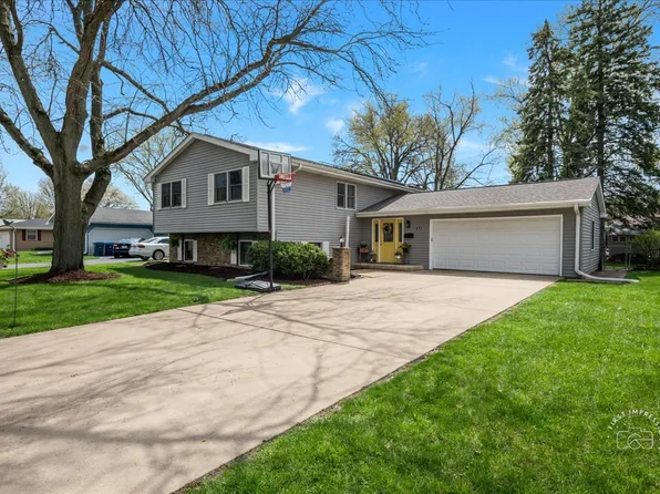 1610 Heather Dr, Aurora, IL 60506