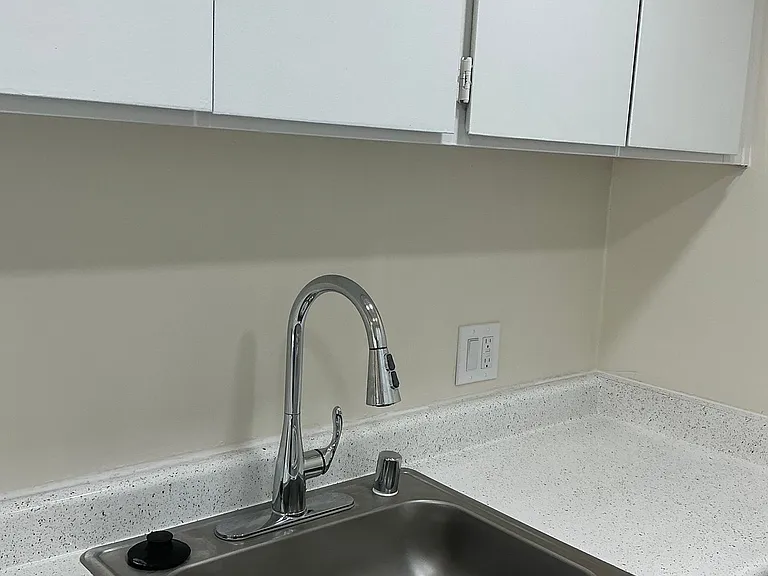 Laurel Glen — Photo 26