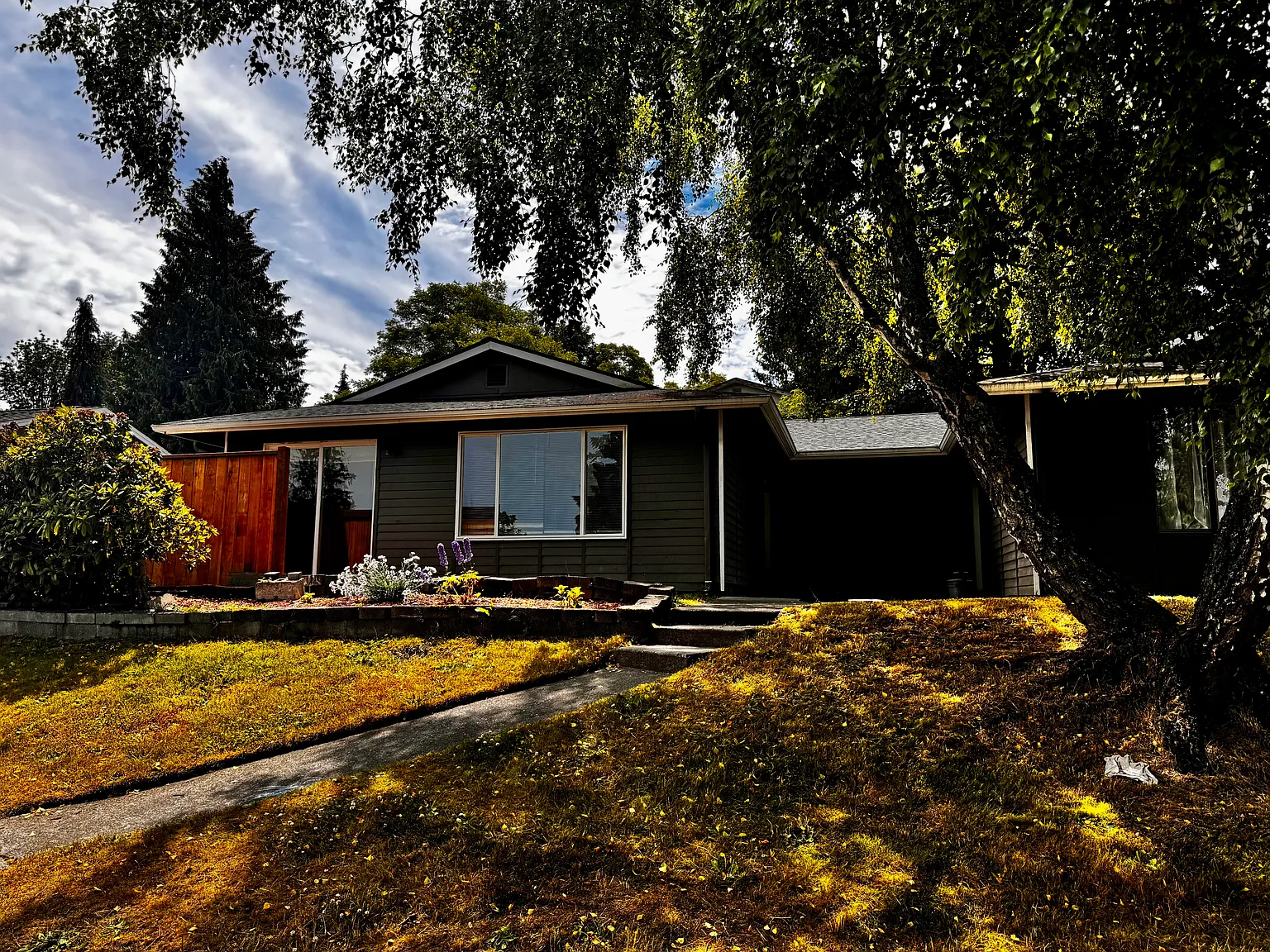3 bed, 900 sqft, $2,395 — Photo 2