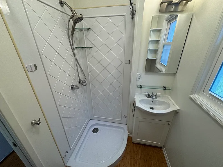 40 Brooks Ave #18 — Photo 21