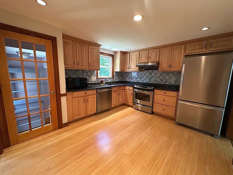 10 Cedar Ridge Dr — Photo 5