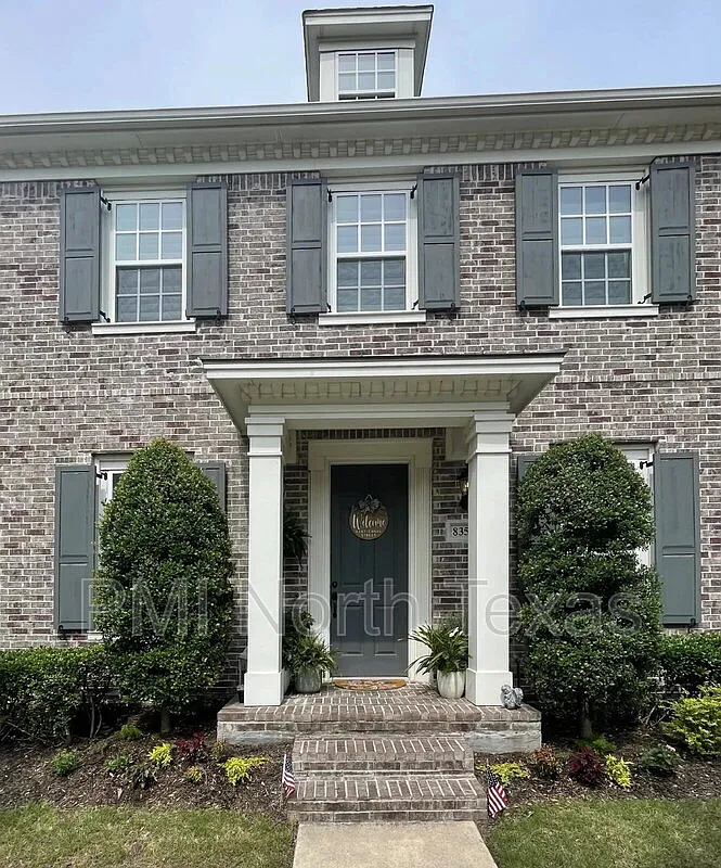 3 bed, 2.5 bath, 2238 sqft, $3,200 — Photo 1