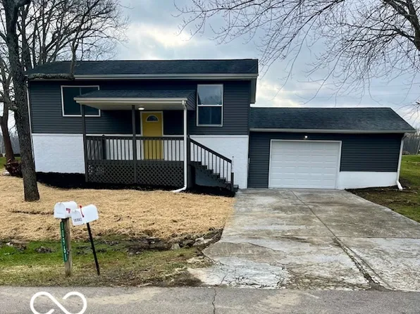 10961 W Hillview Pl, Columbus, IN 47201