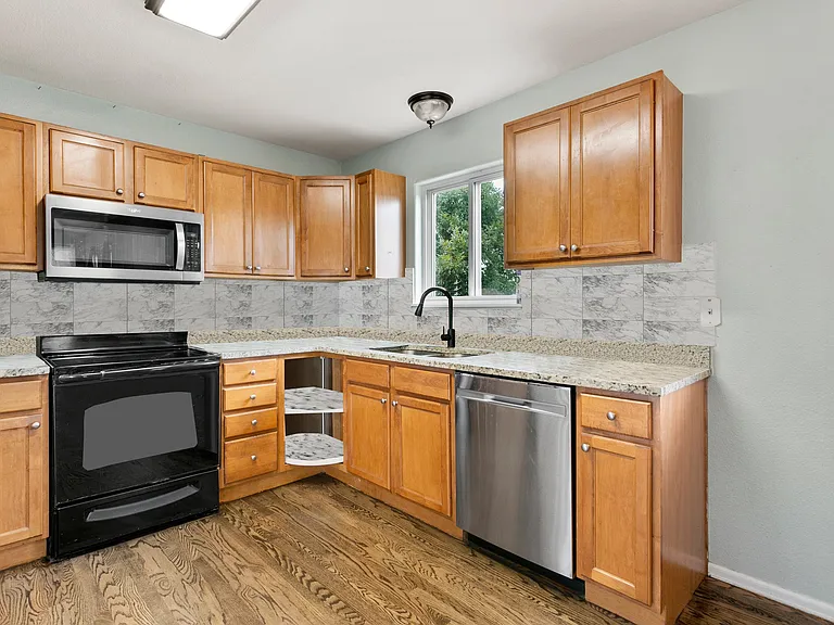 2510 Brenton Dr — Photo 12