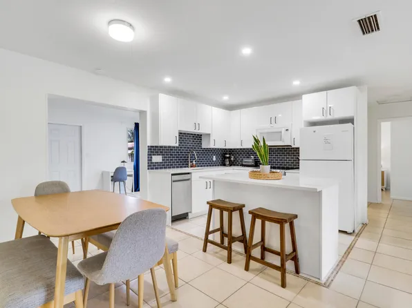 9285 Sun Court, West Palm Beach, FL 33403