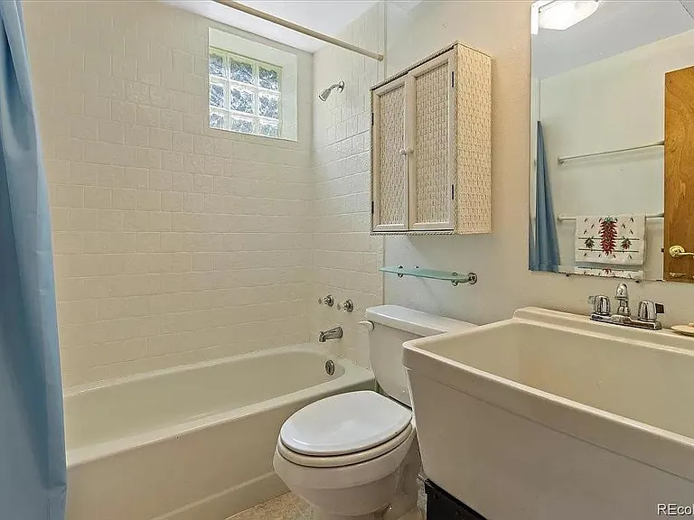 8562 Martin Ln — Photo 10