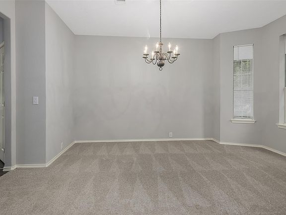 5th image of 2907 Acacia Fair Ln