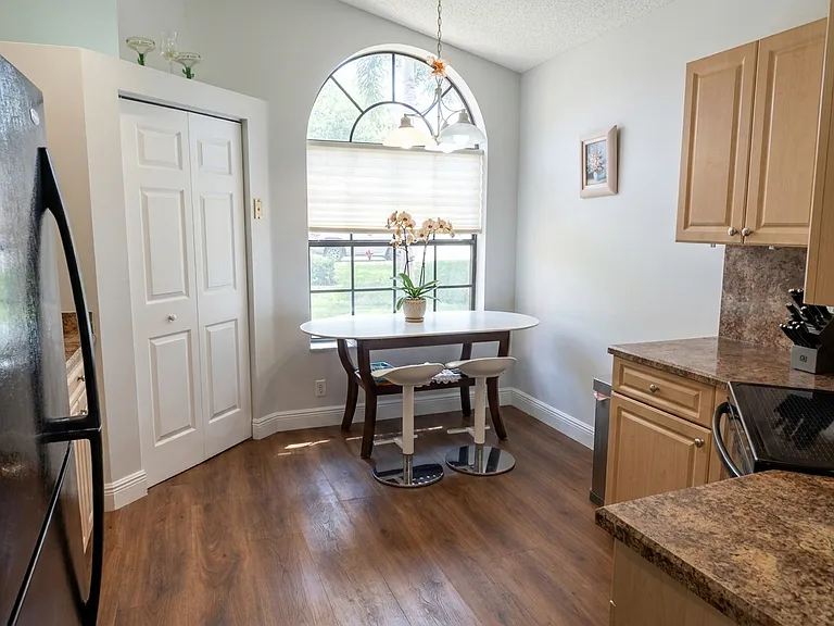 7604 Lexington Club Blvd #B — Photo 4