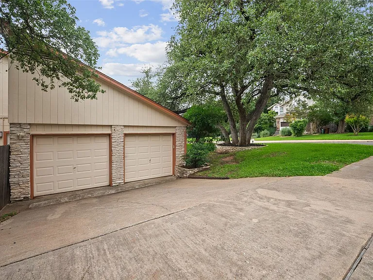 10511 Tweedsmuir Dr — Photo 36