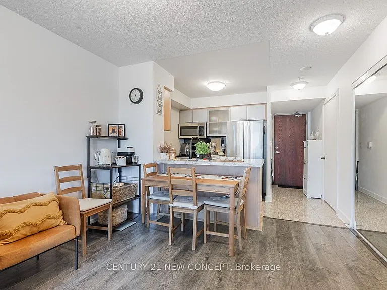 18 Harrison Garden Blvd #903 — Photo 10
