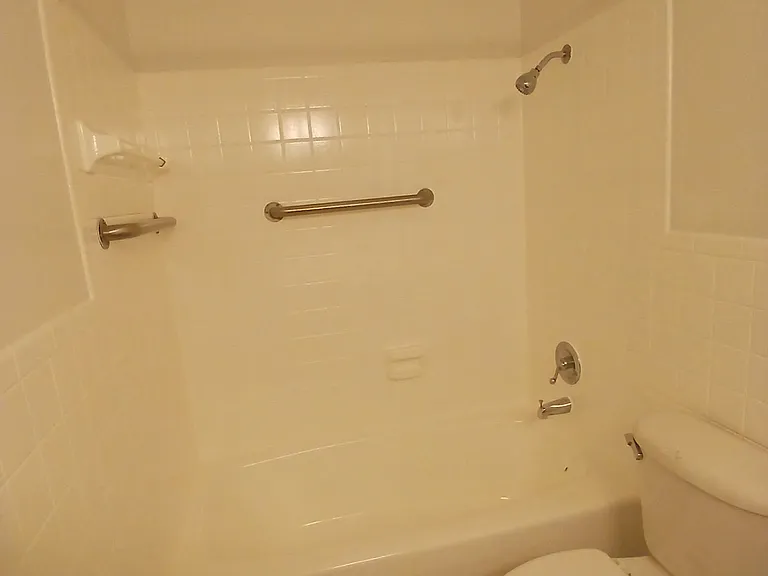 1406 E 1st St #8 — Photo 7