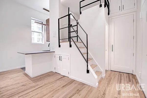 Rented by Urbane Brokerage | media 2