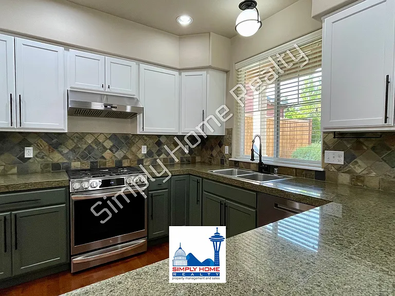 4661 Helena Ave SE — Photo 6
