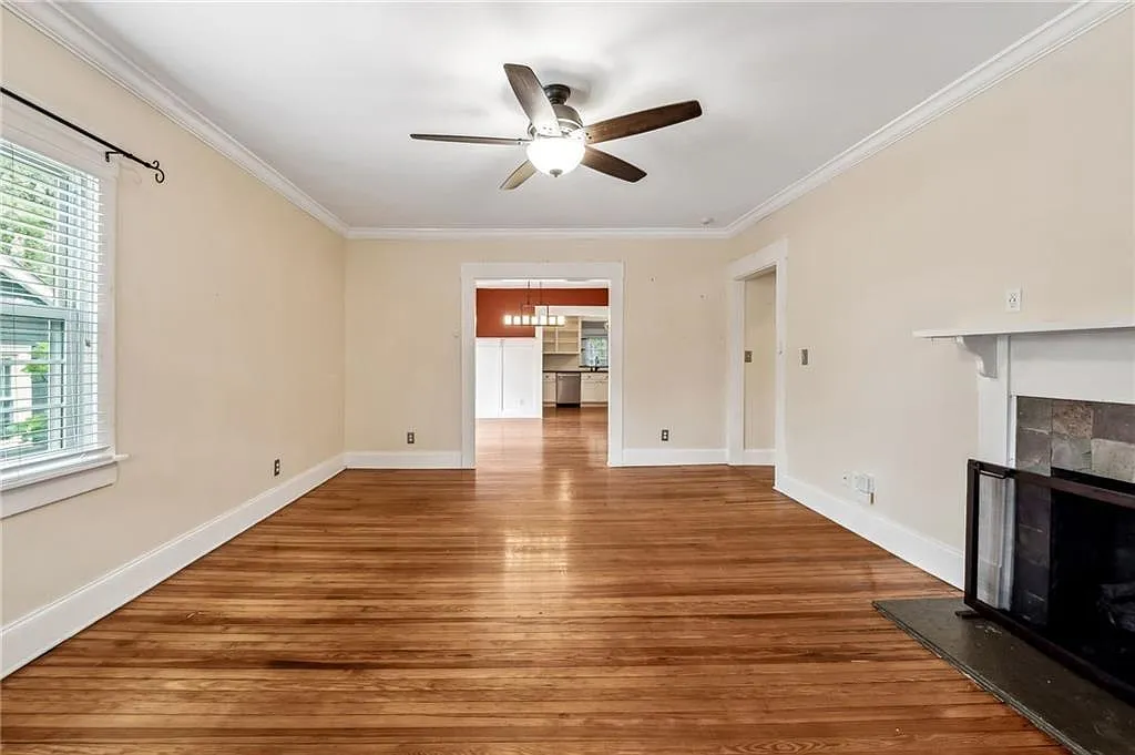 3 bed, 2.0 bath, 1878 sqft, $3,000 — Photo 2
