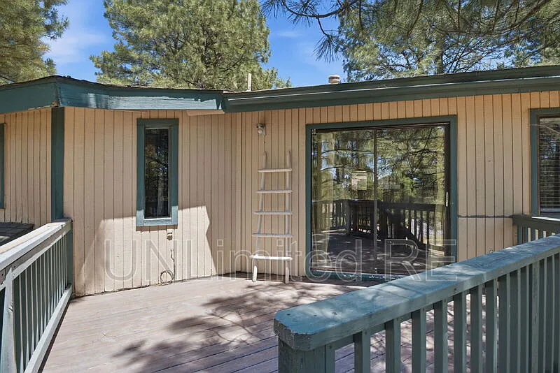 3 bed, 3.0 bath, 2137 sqft, $2,695 — Photo 3