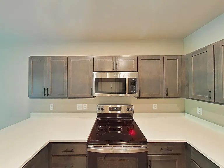 Beaverbrook Apartments — Photo 81