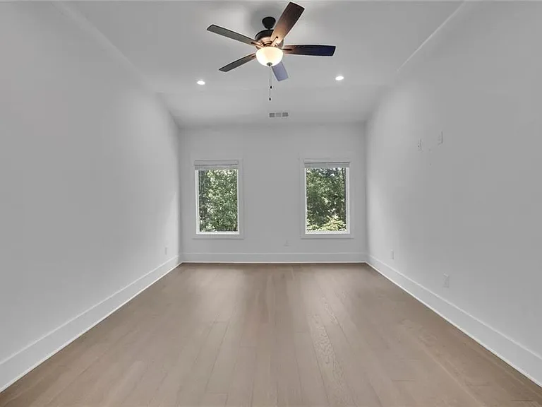 6181 Shoreland Cir — Photo 27