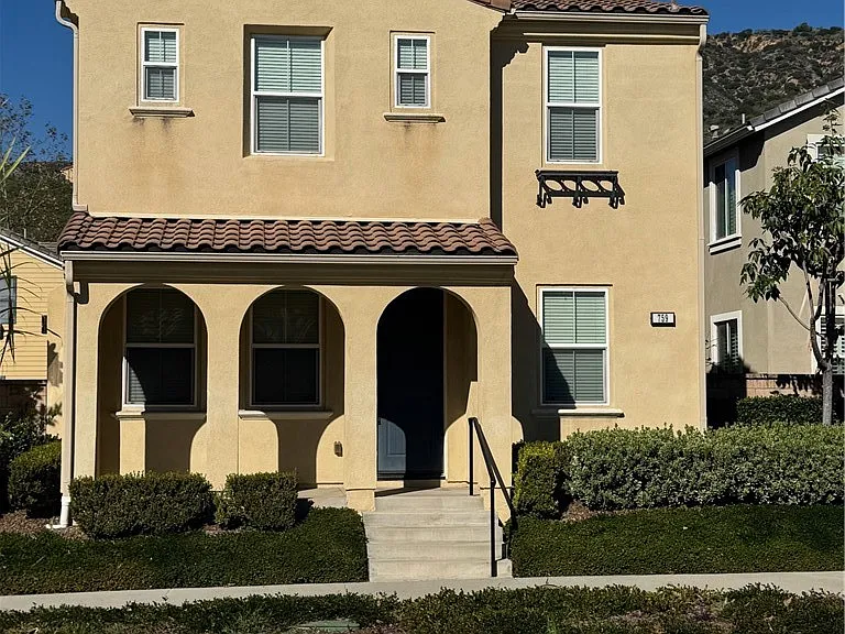 759 E Sierra Madre Ave — Photo 2