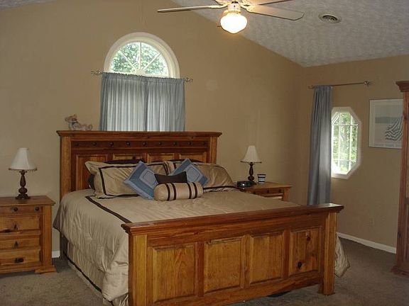 5th image of 1350 Downwood Manor Dr