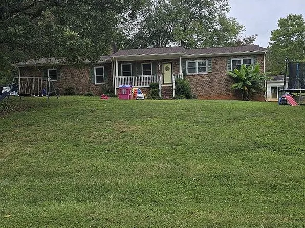 2537 Brentwood Cir, Lenoir, NC 28645