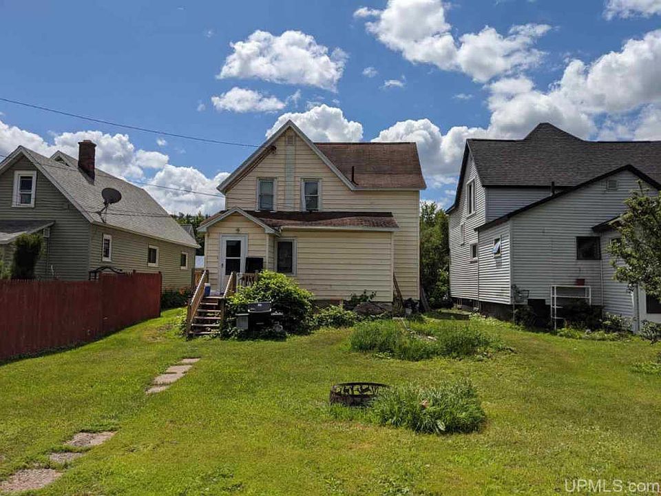 2nd image of 180 W Superior St