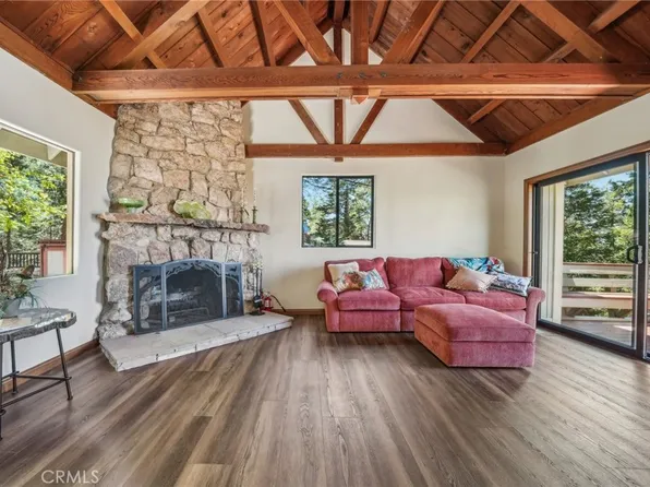551 Raccoon Ct, Lake Arrowhead, CA 92352