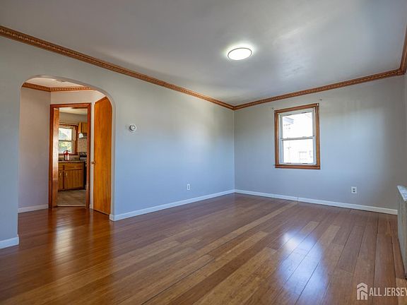 3rd image of 15 Clinton Ave