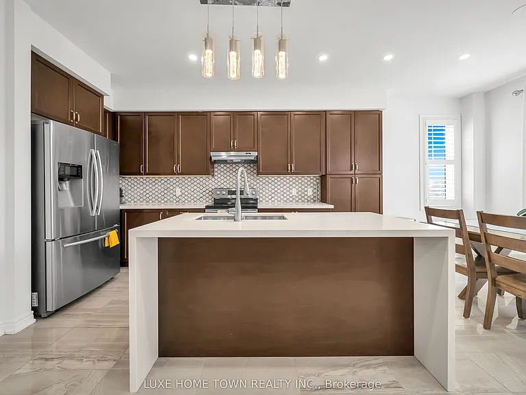 19 Findlay Way — Photo 16