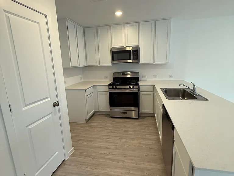 3230 Mound Rdg — Photo 2