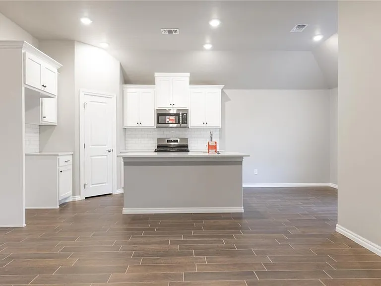 3816 Lleyton Dr — Photo 4