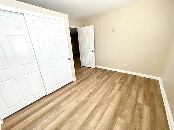 4th image of 4142 Hathaway Ave APT 4