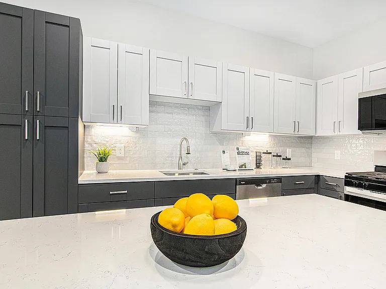 SummitTownhomes_3Bedrooms_Kitchen3
