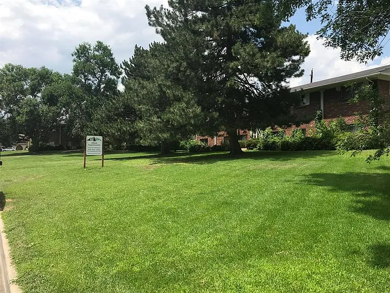 Allied Apartments — Photo 10
