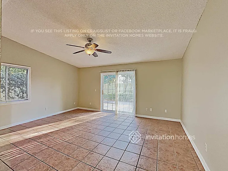 1567 Naples Cir — Photo 3