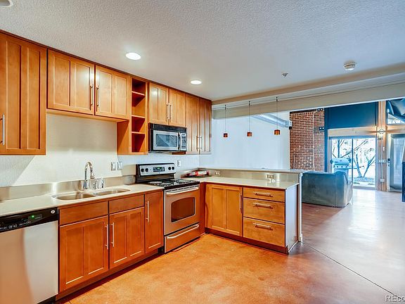 4th image of 3033 Blake St Unit 103