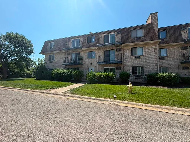 281 Shorewood Dr #21GA — Photo 2