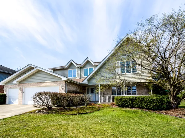 228 N Locust St, Frankfort, IL 60423