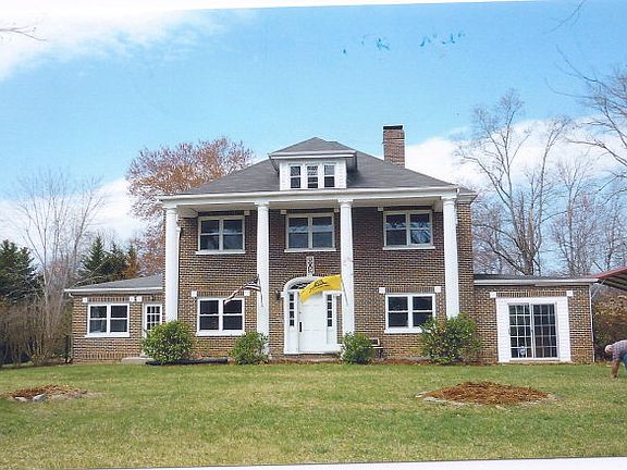 2nd image of 809 Old 60 Lakeview Dr