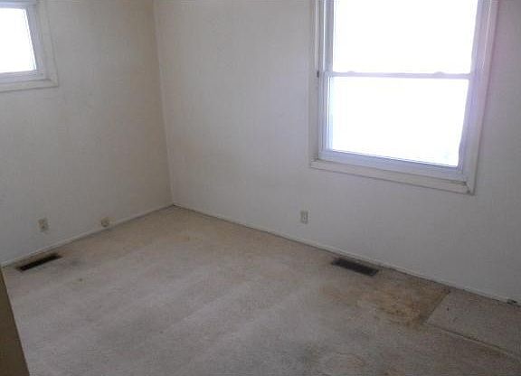 4th image of 3013 N Ashland Ct