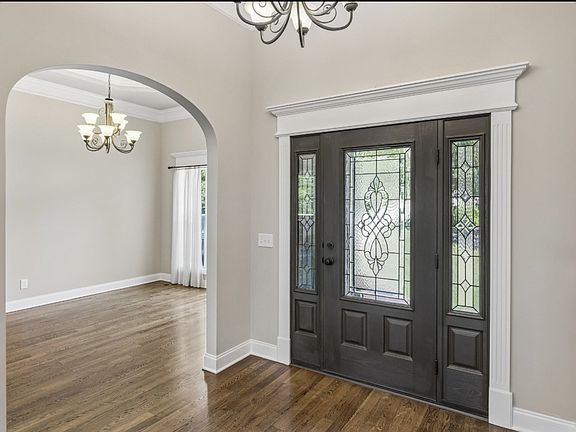 5th image of 617 Excalibur Ct