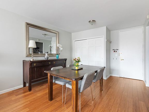 3rd image of 201 W 72nd St APT 12C