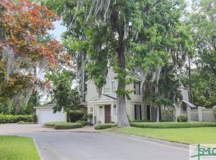 2 Pickett Cir, Savannah, GA 31405